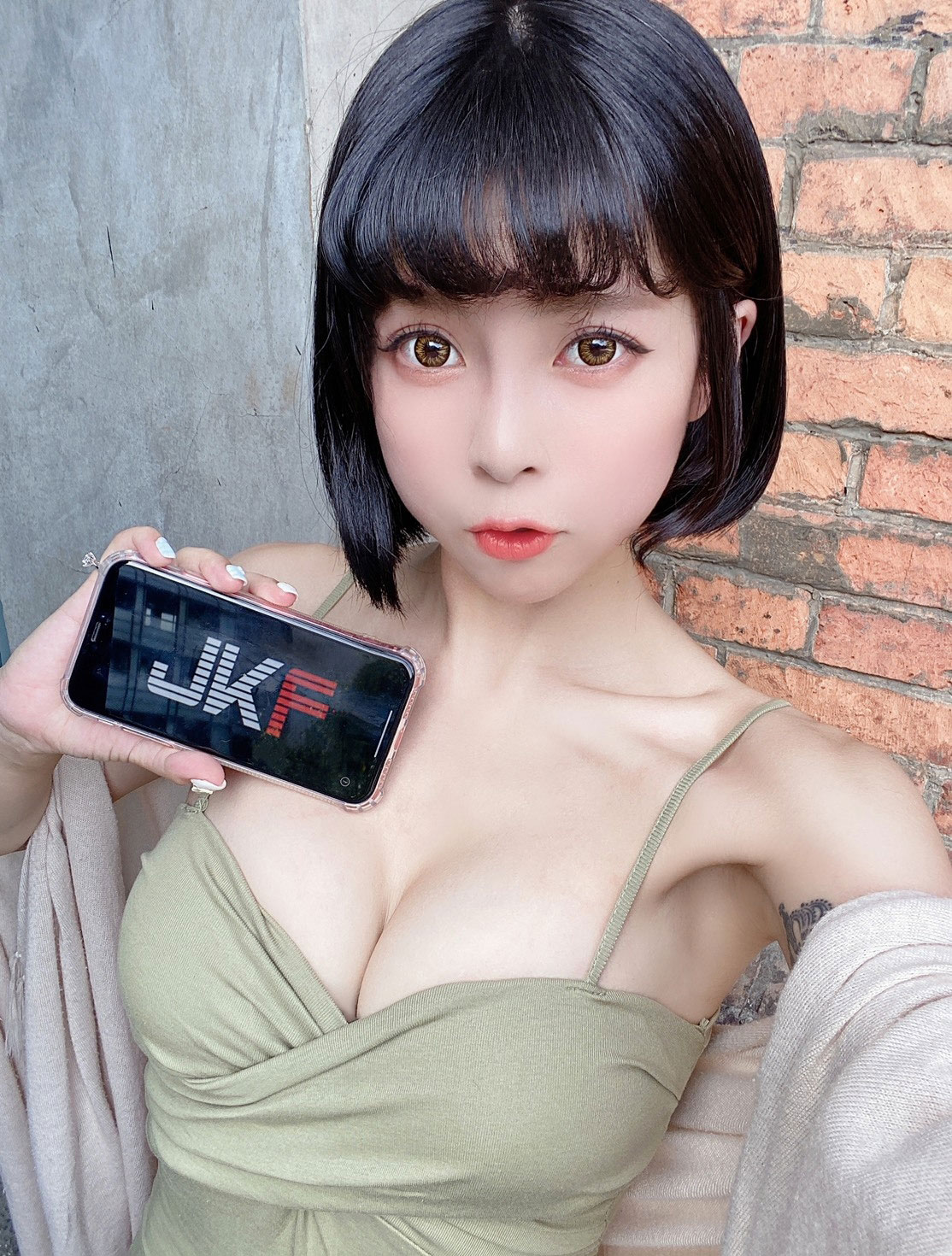 C奶美少女 Chubby糖 这个女孩的脸蛋和眼神让人好着迷