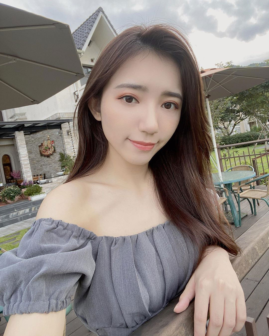 向思羽Jessie 校花高颜值性感满分 掳获不少网友的心! 
