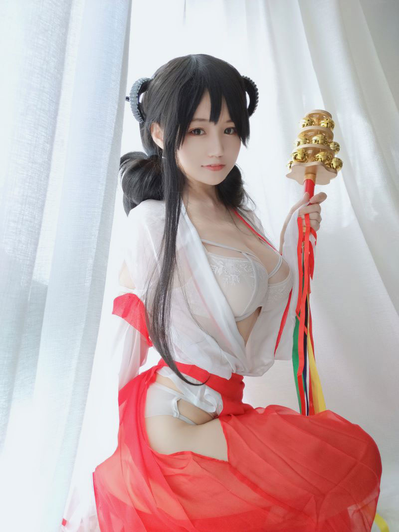 人气Coser@小仓千代 有点不对劲的巫女 [34P/74MB]