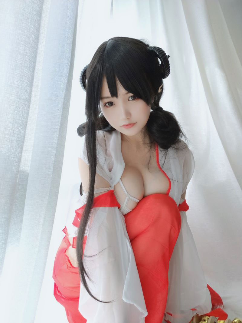 人气Coser@小仓千代 有点不对劲的巫女 [34P/74MB]