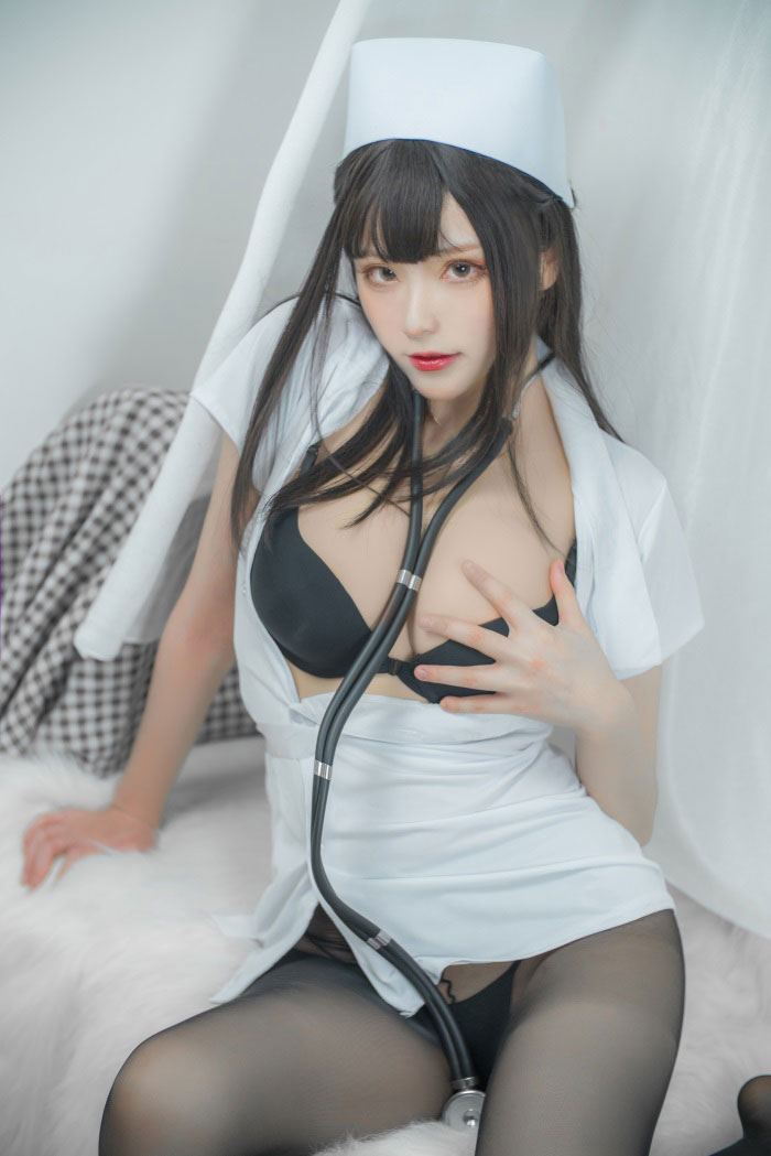 微博人气博主@起司块wii-白护士 [72P/4V/767MB]