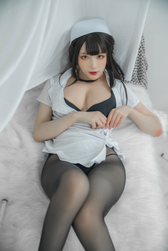 微博人气博主@起司块wii-白护士 [72P/4V/767MB]