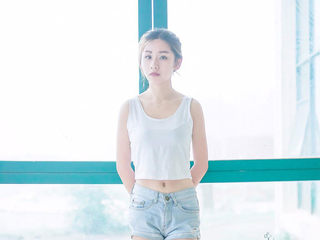 青春活力的女生