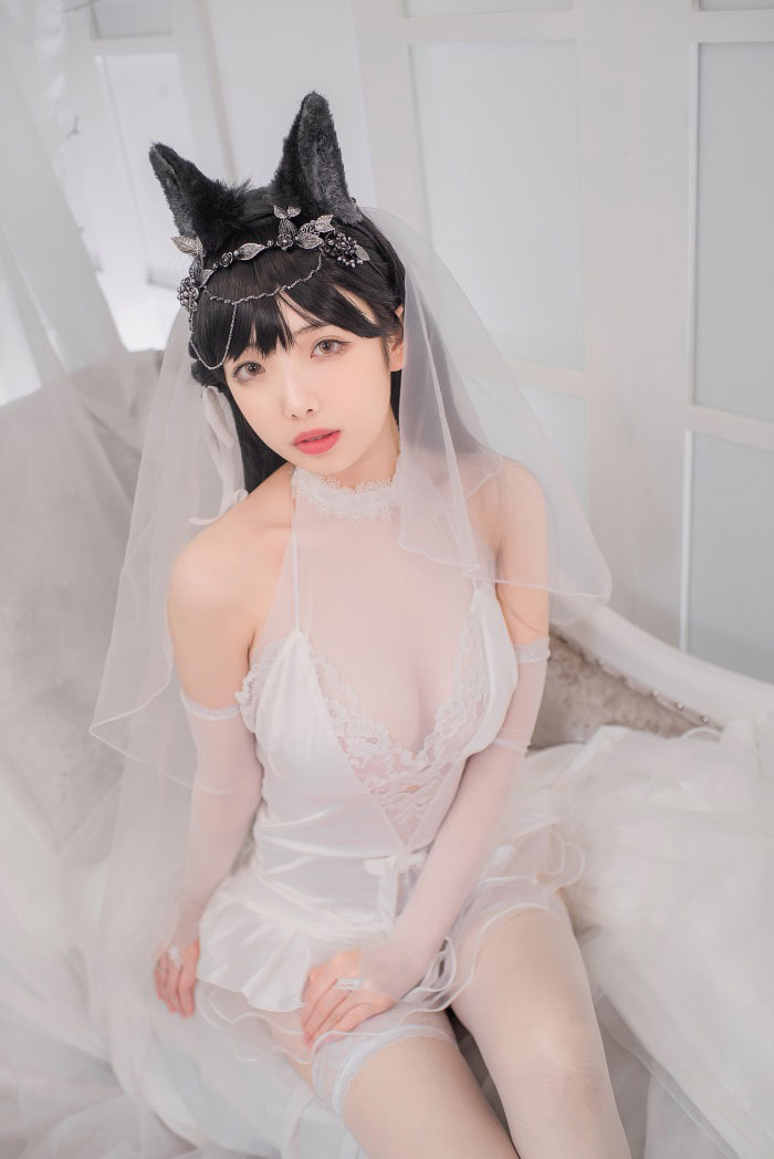 微博红人Coser@雯妹不讲道理 爱宕花嫁 [32P/282MB]