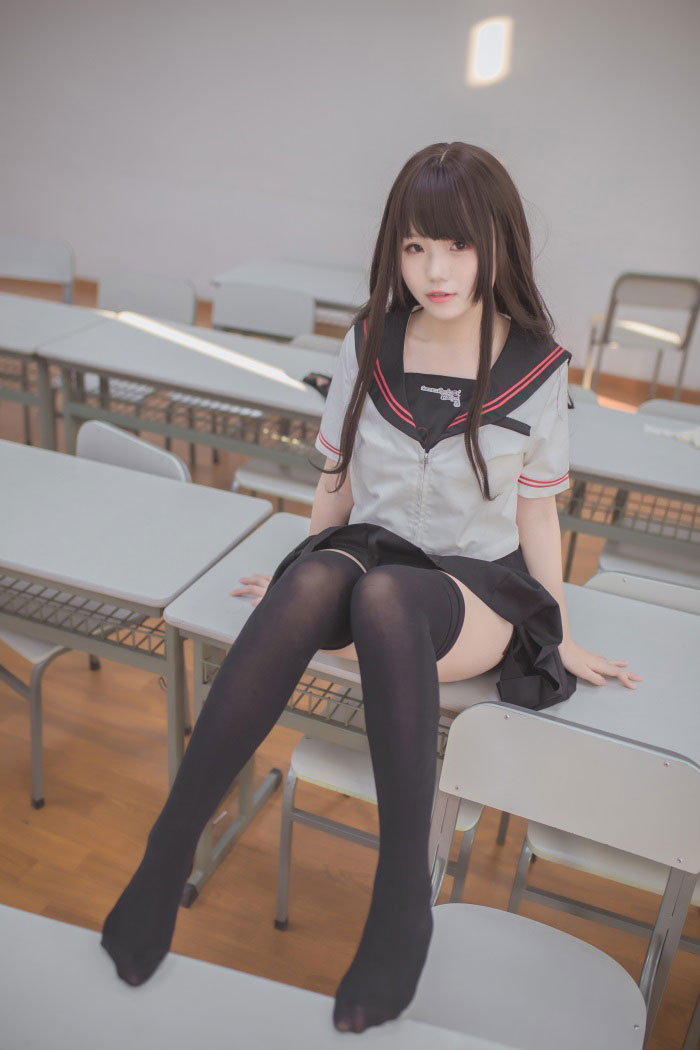 Coser女神@Yoko宅夏Cos - 黑丝JK [39P/220MB]