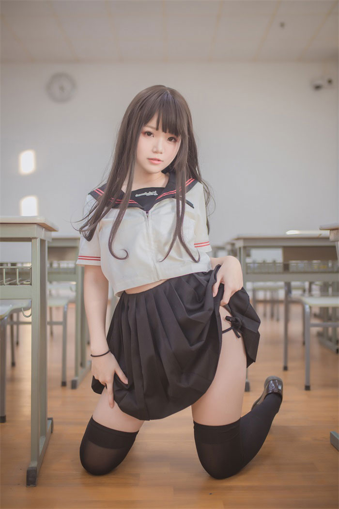 Coser女神@Yoko宅夏Cos - 黑丝JK [39P/220MB]