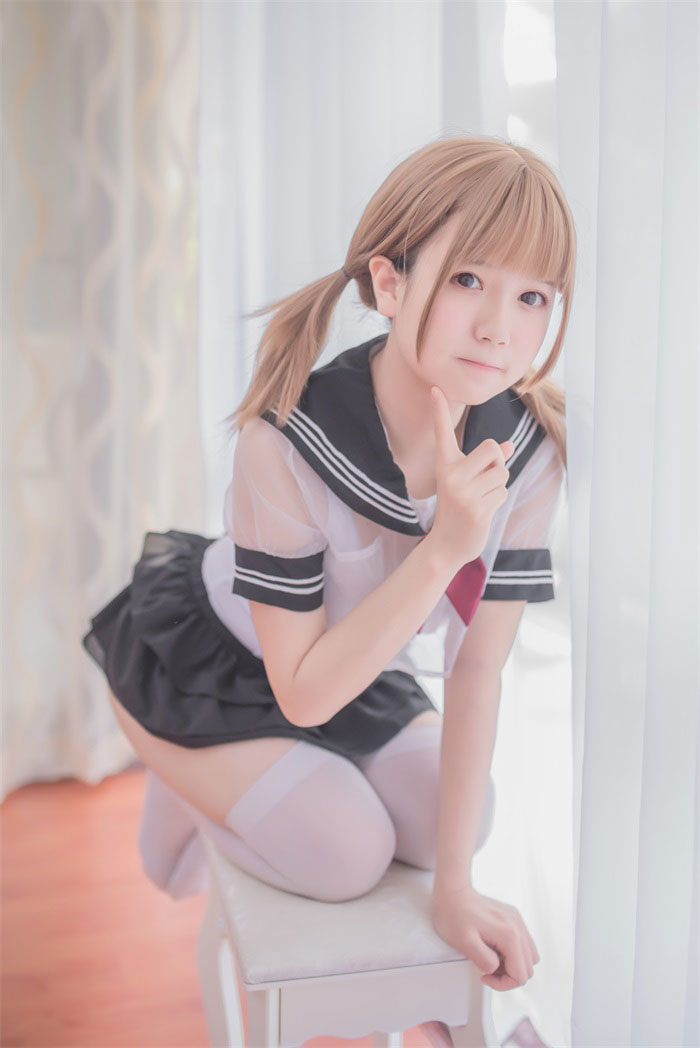 白金Saki写真 - 学生制服 [17P87MB]