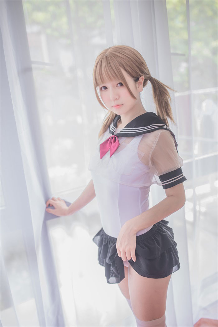 白金Saki写真 - 学生制服 [17P87MB]