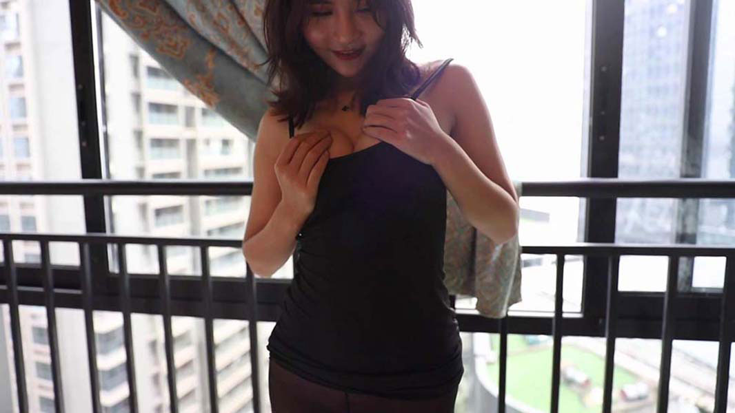[HuaYang花漾视频]2018.10.25 VN.002 SOLO-尹菲 黑丝美腿写真视频[1V／991M]