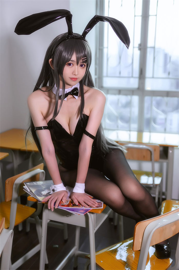 鳗鱼霏儿No.030 - 兔女郎-猪头学姐 [10P123MB]