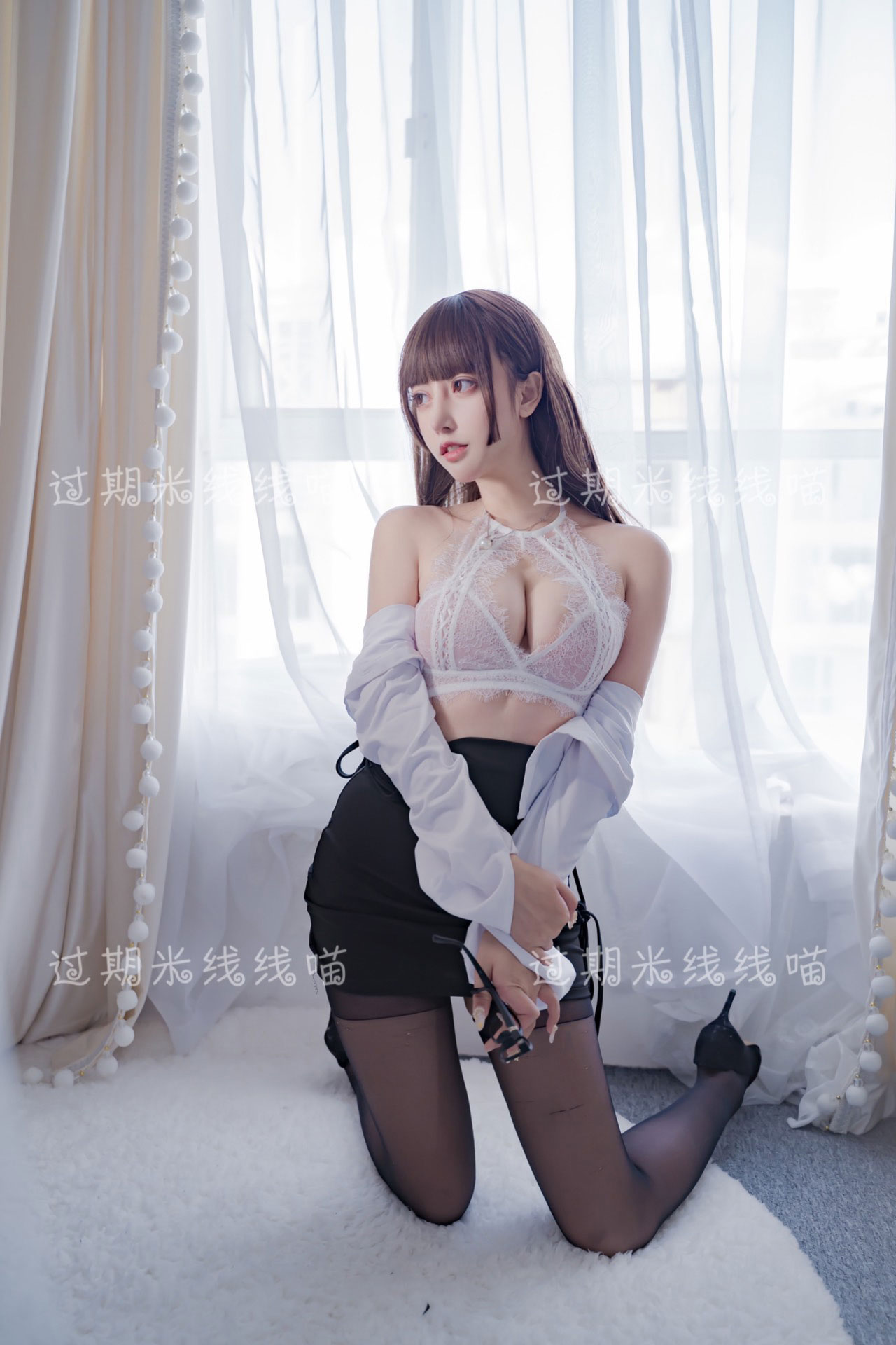 米线 - OL 情欲 [40P 9M]