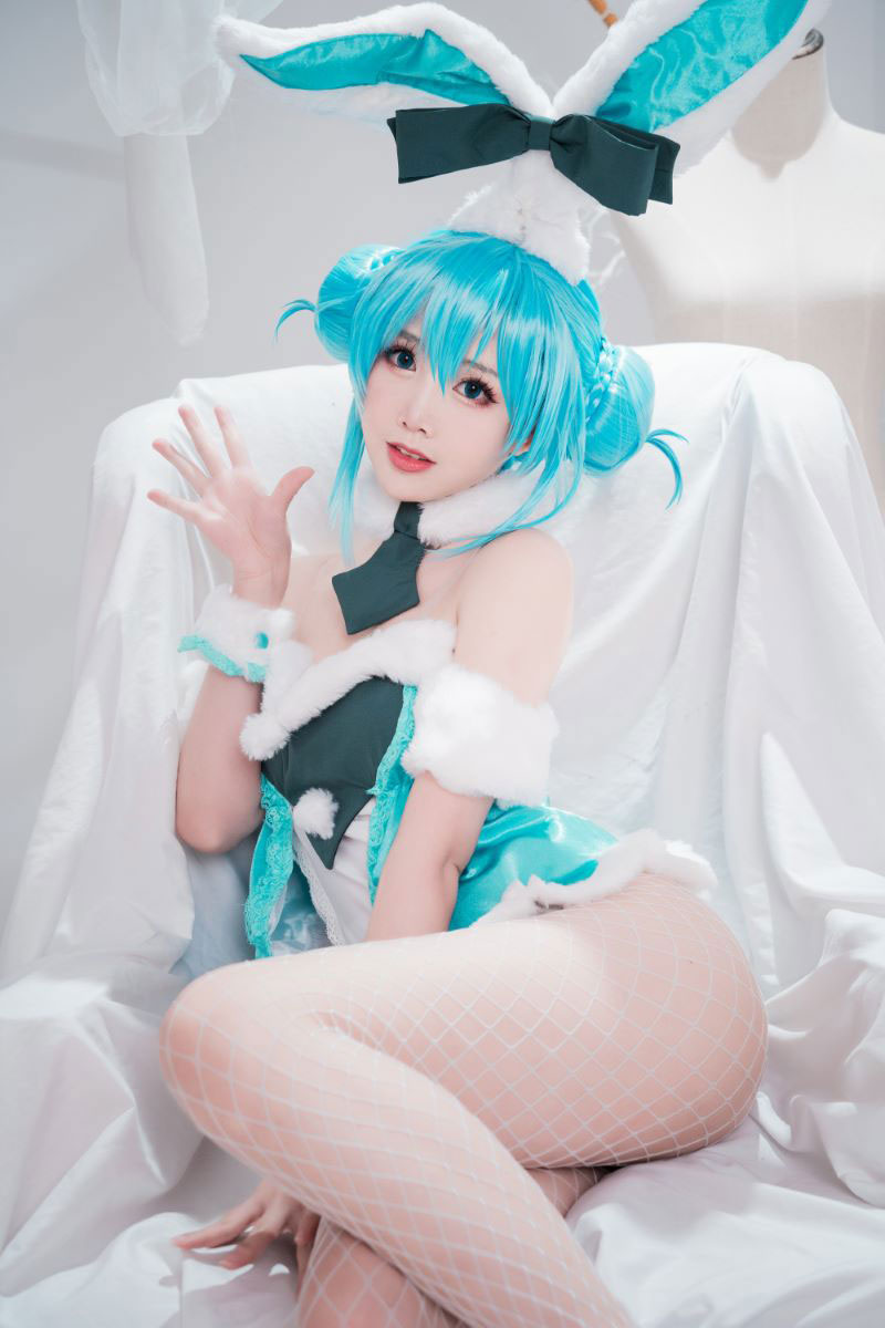 面饼仙儿 NO.068 初音兔女郎 [17P139MB]