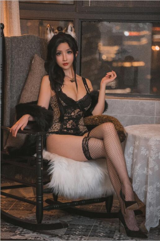 rioko凉凉子 - NO.063 豹子女士的秘密约会 [25P-65MB]