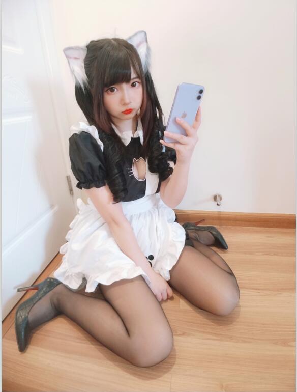 古川kagura - NO.62 黑丝开胸 猫耳女仆 [55P1V-152MB]