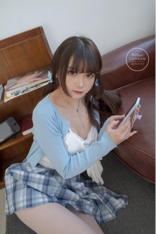 古川kagura - NO.69 森萝财团 有料 008 古川kagura 沙发上的白丝 [66P791M]