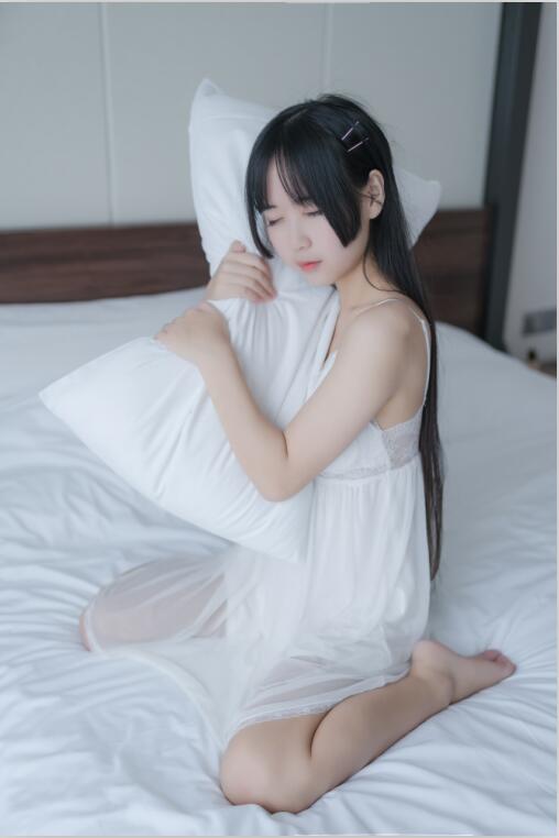 萌芽儿o0 - NO.01 白色私房 [44P-159MB]