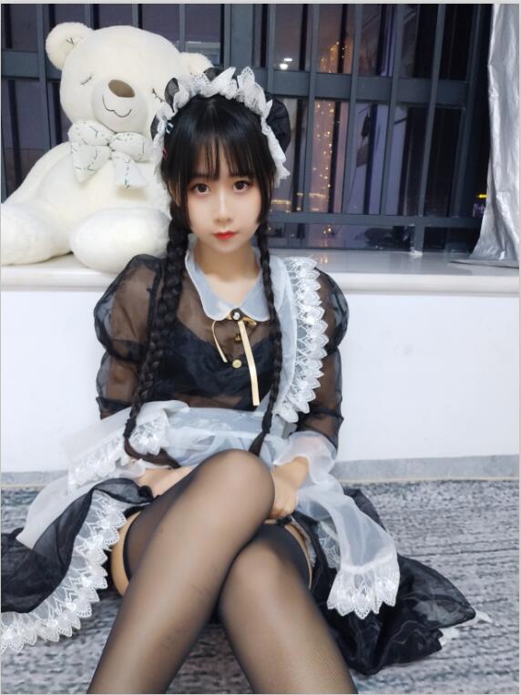 萌芽儿o0 - NO.04 透明女仆自拍 [26P-100MB]