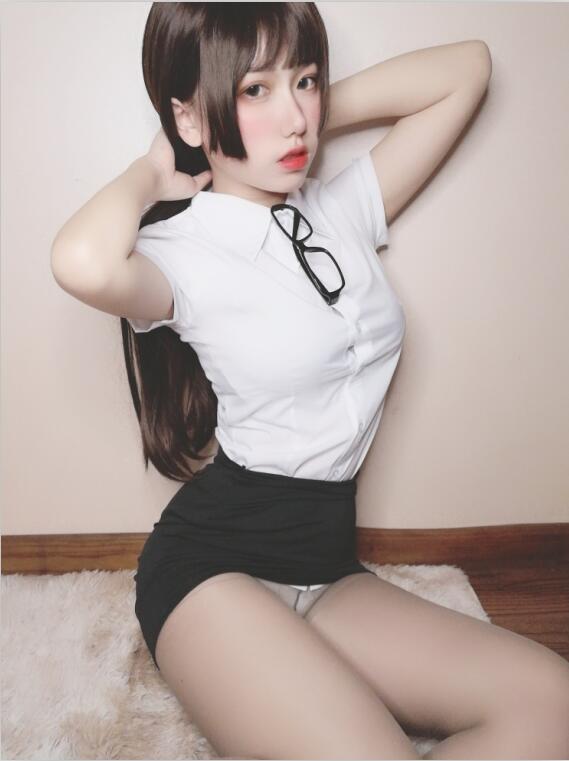 芋圆侑子  - NO.09 醉酒小秘书 [52P3V - 90MB]