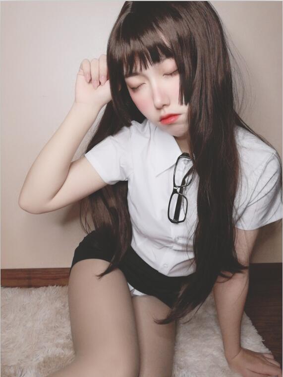 芋圆侑子  - NO.09 醉酒小秘书 [52P3V - 90MB]