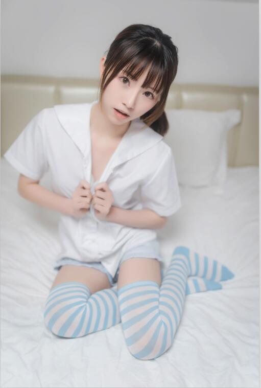 绮太郎_Kitaro - NO.40 蓝白条纹袜 [42P-110MB]
