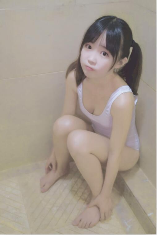 御子Yumiko - NO.04 白色死库水 [18P-75MB]