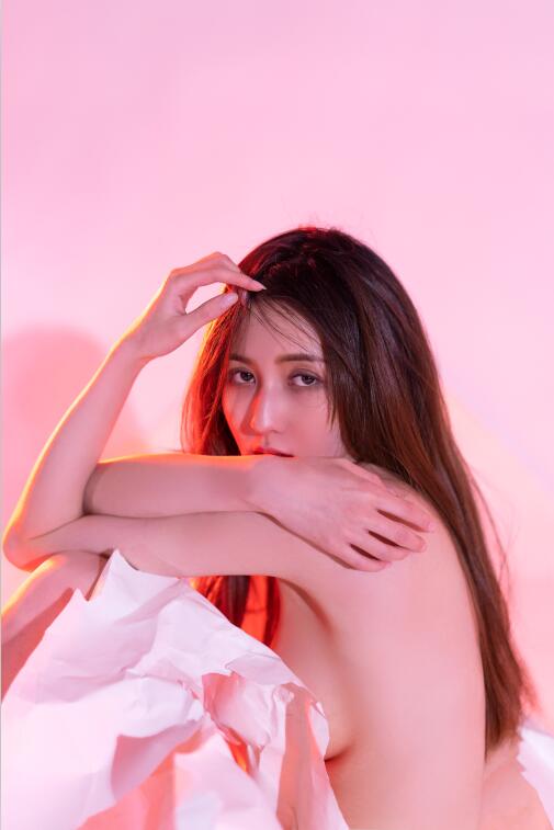 小何童鞋作品 - NO.06 YM 纸 [18P-50MB]