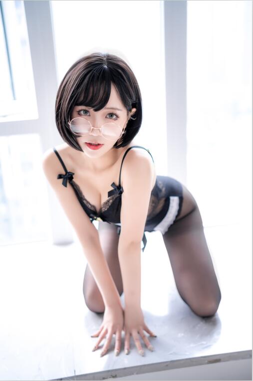 蓝小沂KiKi - NO.11 黑色 [28P-398MB]