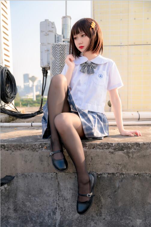 您的蛋蛋 - NO.03 天台JK [41P-662MB]