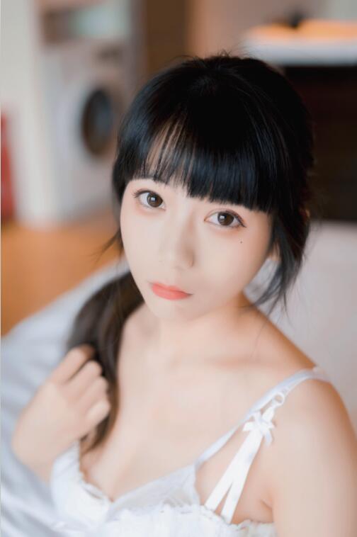 usejan(蓝蓝) - NO.04 薄纱睡衣 [42P-75MB]