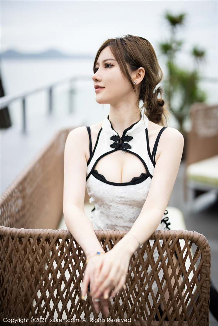 [XiuRen秀人网] 2021.08.24 No.3841 新人模特@美桃酱 杭州旅拍写真套图 [45+1P]