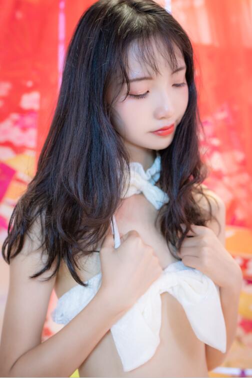西瓜少女 - NO.04 日系棚拍白猫咪内衣 [34P-356MB]