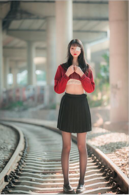 西瓜少女 - NO.11 铁轨成片 [47P-721MB]