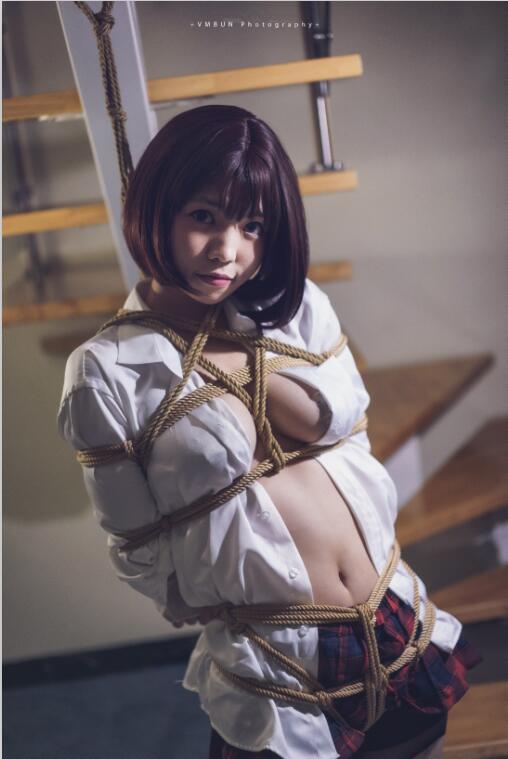啊日日_Ganlory  - NO.03 吊挂式后辈 [27P-174MB]