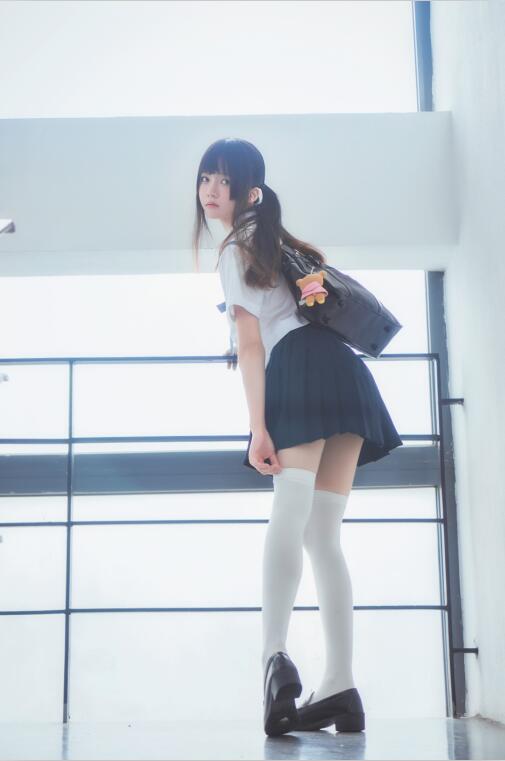 桜桃喵 - NO.78 蓝白水手服 [39P