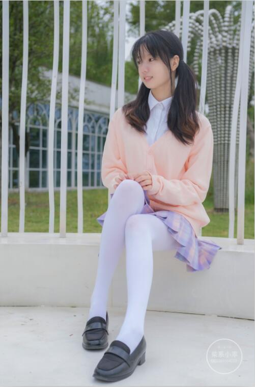 稚乖画册 NO.02 颓废01 短裙白丝 [73P