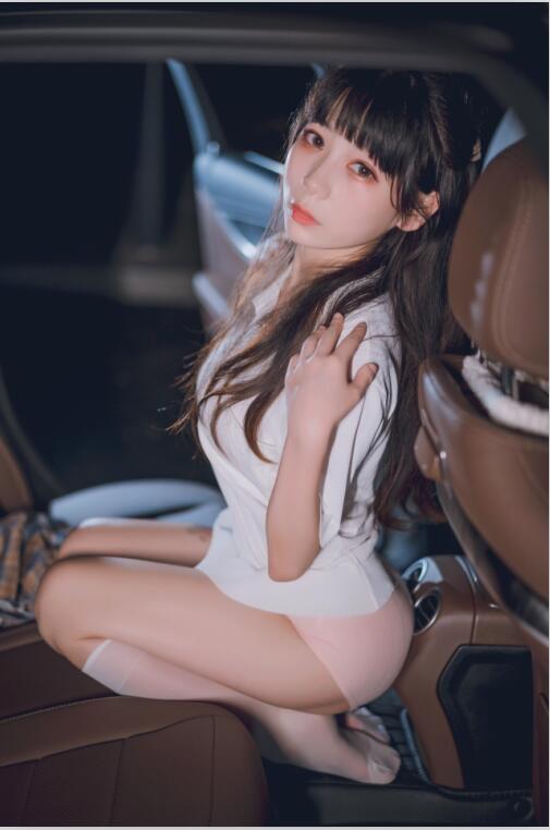 usejan(蓝蓝) - NO.09 夜樱 [40P-73MB]