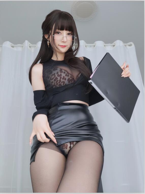 白银81 - NO.72 11月会员合集 - 2021-11-12黒糸女上司 23p1v