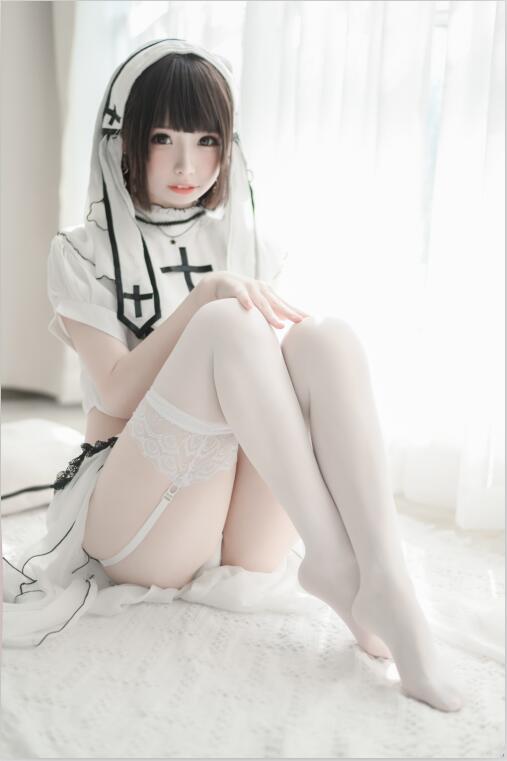十万珍吱伏特 - NO.03 修女 [49P