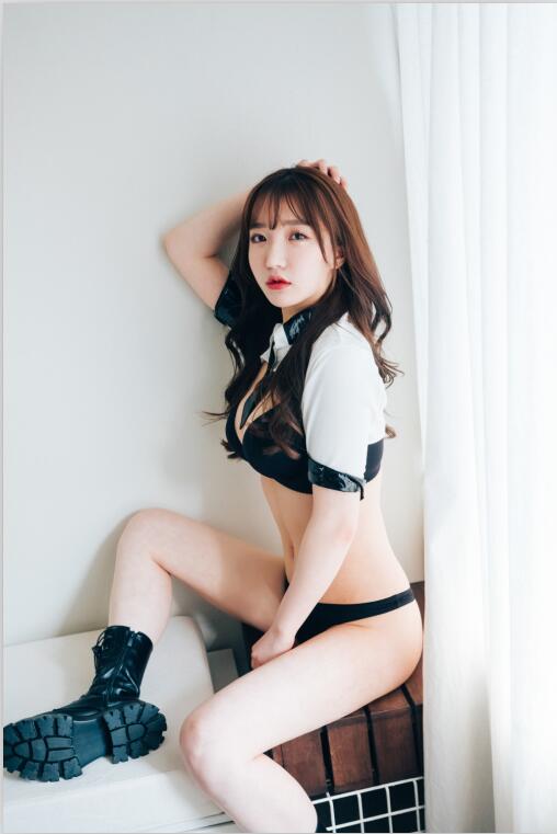 Son Ye-Eun (손예은) NO.31 [Loozy] Maximum Vol.2 – Son Ye-Eun (손예은) [63P35V