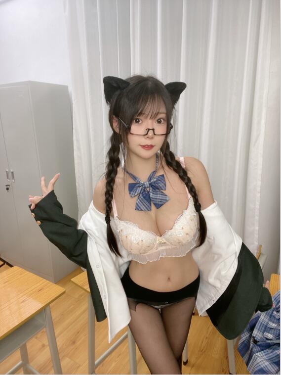 香草喵露露 – NO.33 小鹿乱撞 jk制服（自拍）39p
