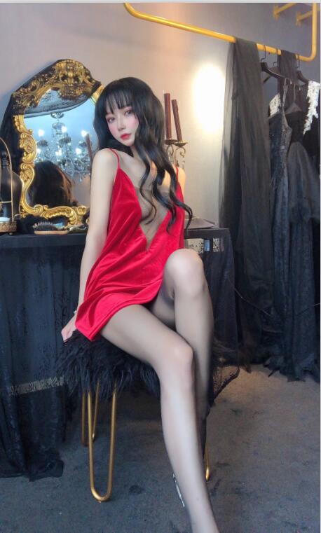 阿包也是兔娘 – NO.44 红丝绒睡衣 18p