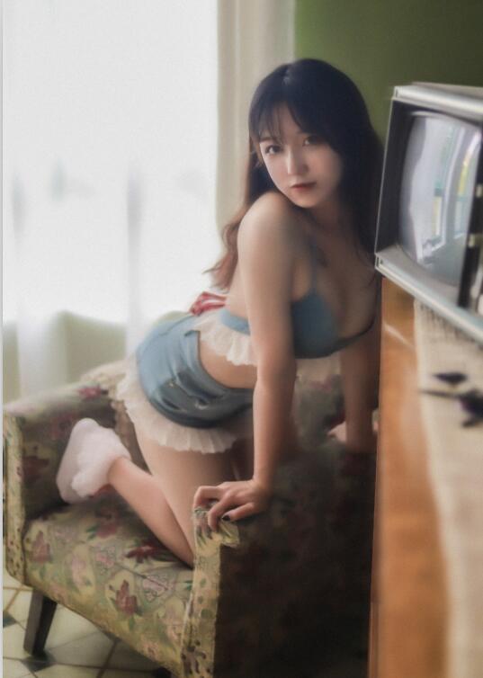 奇行家狗崽 - NO.003 桃子听蝉 [22P