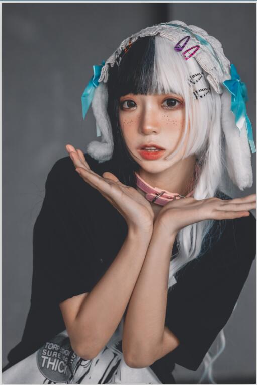 疯猫ss – NO.102 雀斑少女 12P