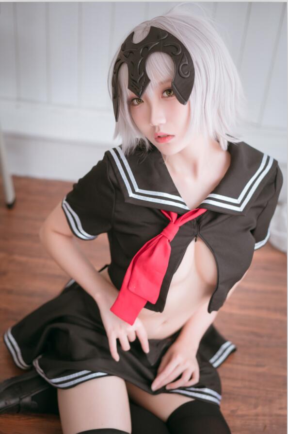 瓜希酱 - NO.23  黑贞德 校服 13p