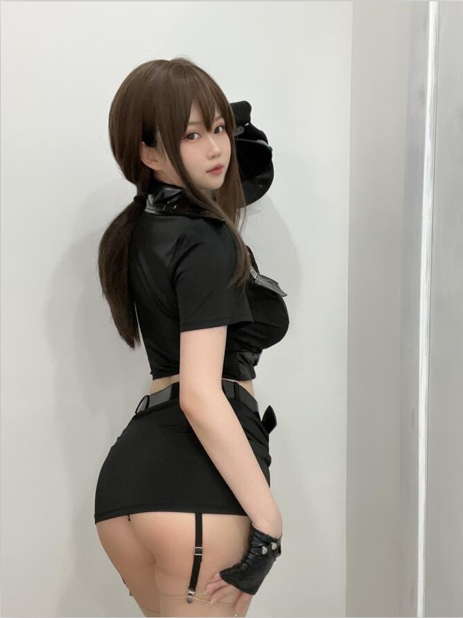 是依酱吖 NO.058 制服 30p4v