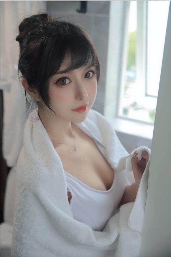 Shika小鹿鹿 – NO.81 半透浴室 [22P