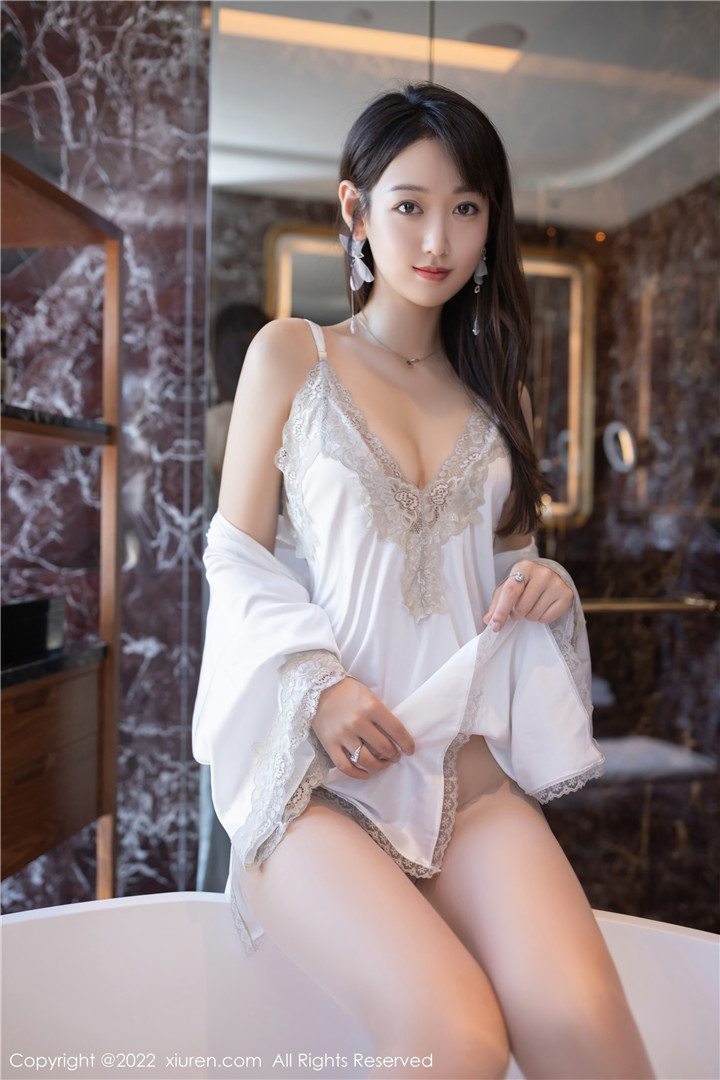 [XiuRen秀人网] 2022.09.05 No.5545 唐安琪 性感白色睡裙搭配性感诱人原色丝袜[81+1P]