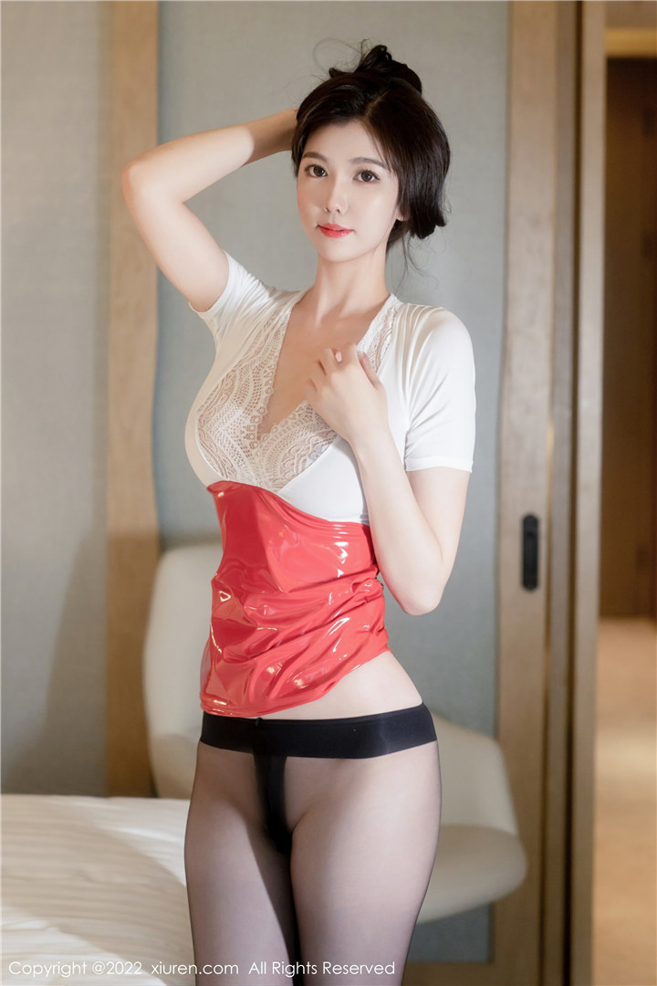 [XiuRen秀人网] 2022.10.20 No.5733 李雅柔182CM 性感白色上衣搭配性感红色短裙[73+1P]